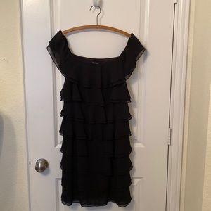 Little black ruffled dress - White House Black Market - Size 8